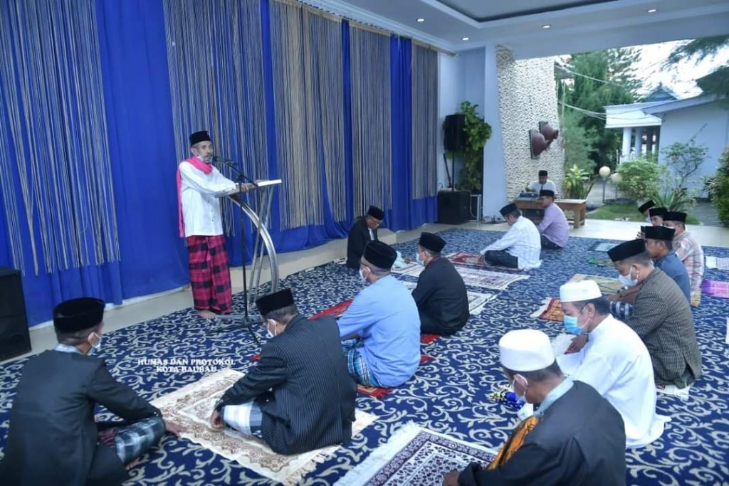 Moment Idul Fitri, Wali Kota Baubau Kirim Doa Untuk Nakes dan Rakyat Palestina