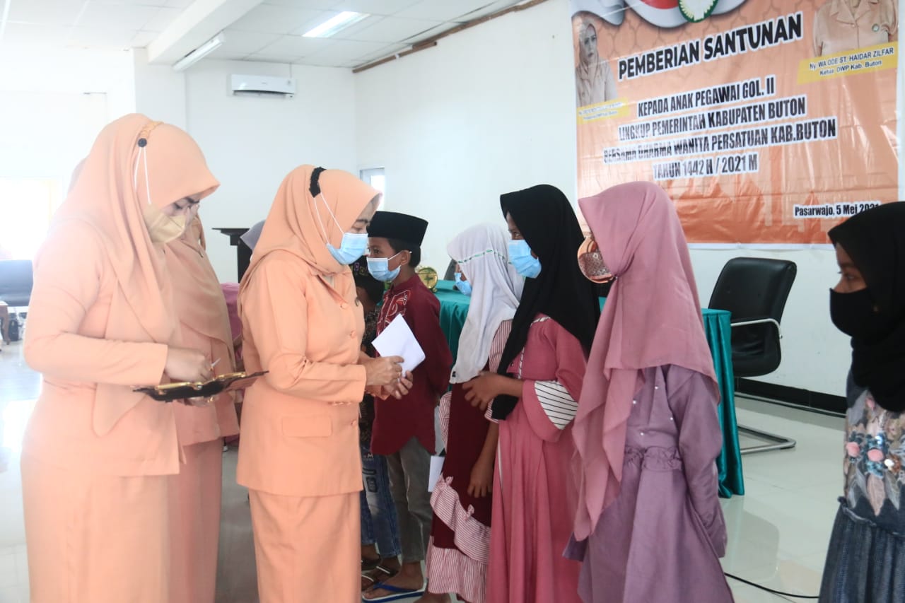 DWP Kabupaten Buton Berikan Santunan kepada 64 Anak
