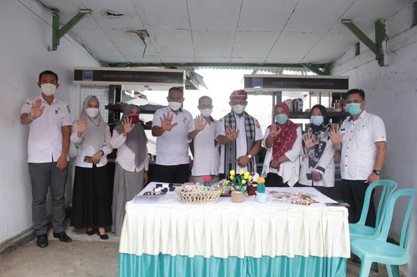 Tinjau Pasar Murah, Sekot Berharap Dapat Membantu Warga