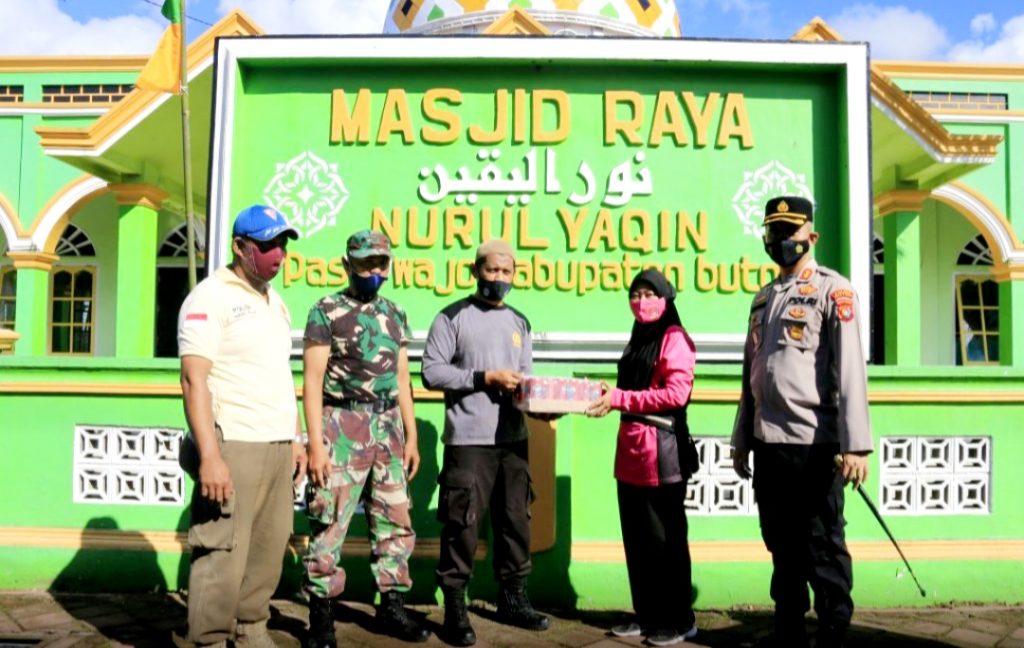 Sambut HUT Bhayangkara ke 75, TNI – POLRI Gelar Bakti Sosial