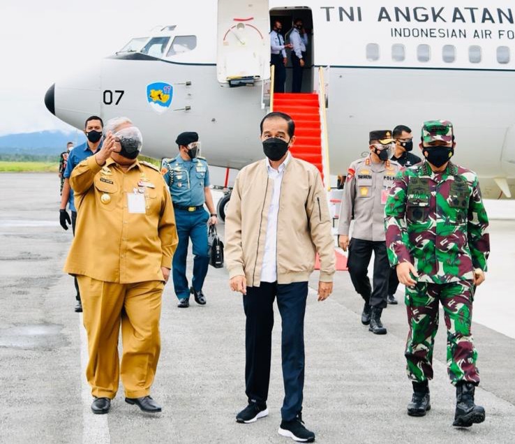 Bertolak ke Kendari, Kasetpres: Presiden Ingin Pastikan Pemda Aktif dalam Penanganan Covid-19