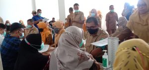 Vaksinasi Massal di Buton, Pemerintah Target 500 Orang Perhari