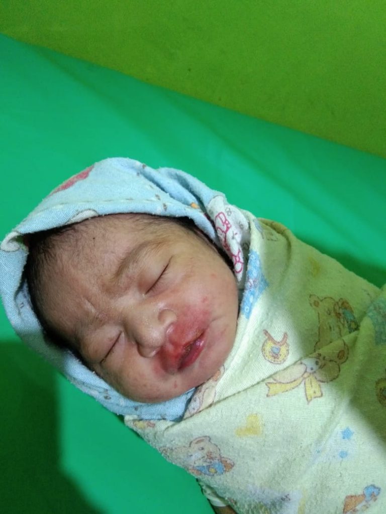 Diduga Dibuang Orang Tua, Seorang Bayi Perempuan Ditemukan Di Kawasan Masjid Agung Keraton