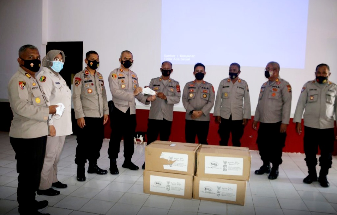 Perangi Covid-19, Polres Buton Dapat Bantuan Masker dari Kemenperin
