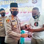 Polres Buton Salurkan Daging Kurban Door to Door