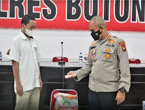 Salurkan Beras Premium, Polres Buton Gandeng Bulog