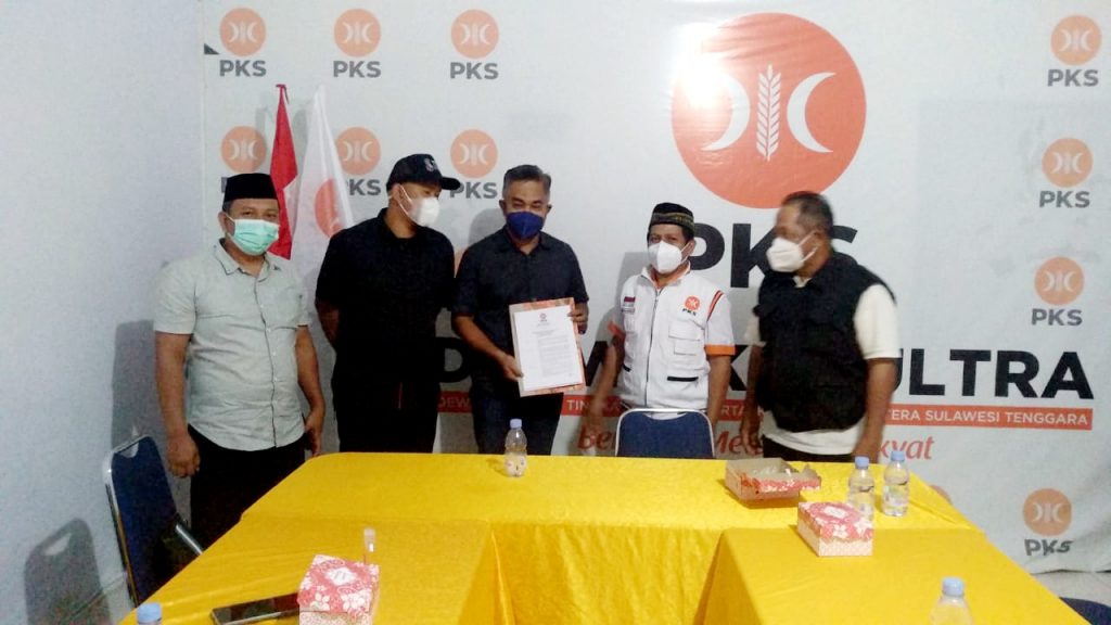 Muhammad Poli Gantikan Rasyid Menjadi Ketua Fraksi PKS di DPRD Provinsi Sultra
