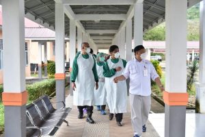 Usai Pimpin Rakor Penanganan Covid 19, Bupati Cek Kesiapan RSUD Buton