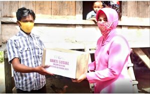 Polwan dan Bhayangkari Cabang Buton Gelar Bakti Sosial