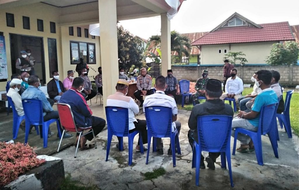 Gerak Cepat, Kapolres Buton Mediasi Warga Desa Gunung Jaya dan Desa Sampuabalo