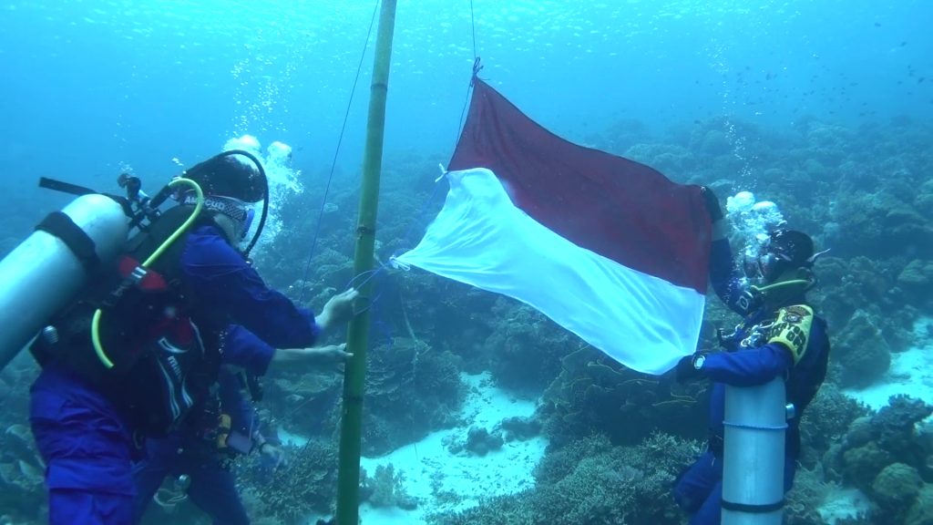 Komunitas Penyelam Gelar Upacara Dibawah Laut Wakatobi