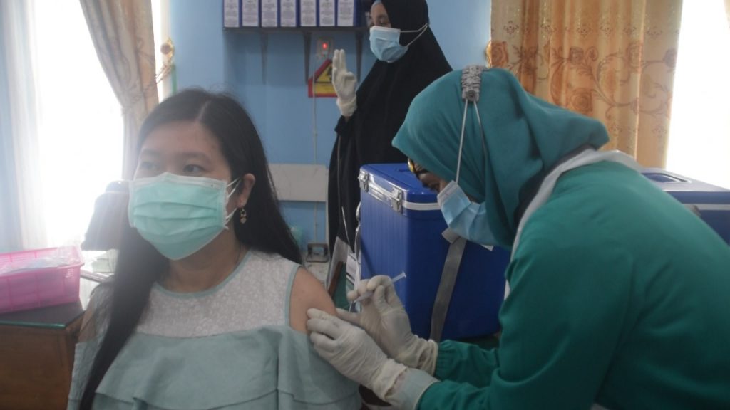 42 Tenaga Kesehatan Baubau Mulai di Vaksin Moderna