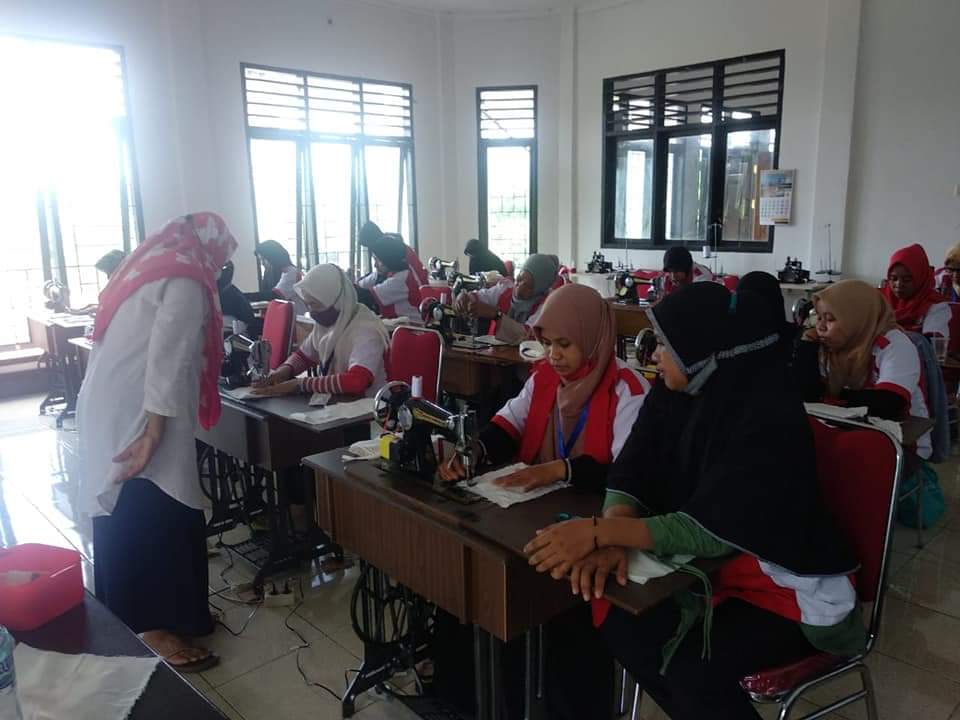 Disnaker Buton Buka Pelatihan Menjahit