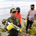 Forkopimda Buton Melakukan Aksi Bersih-bersih di Pantai Swiss Kelurahan Saragi