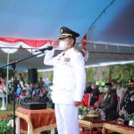 Bupati Buton Pimpin Upacara Penurunan Bendera Merah Putih