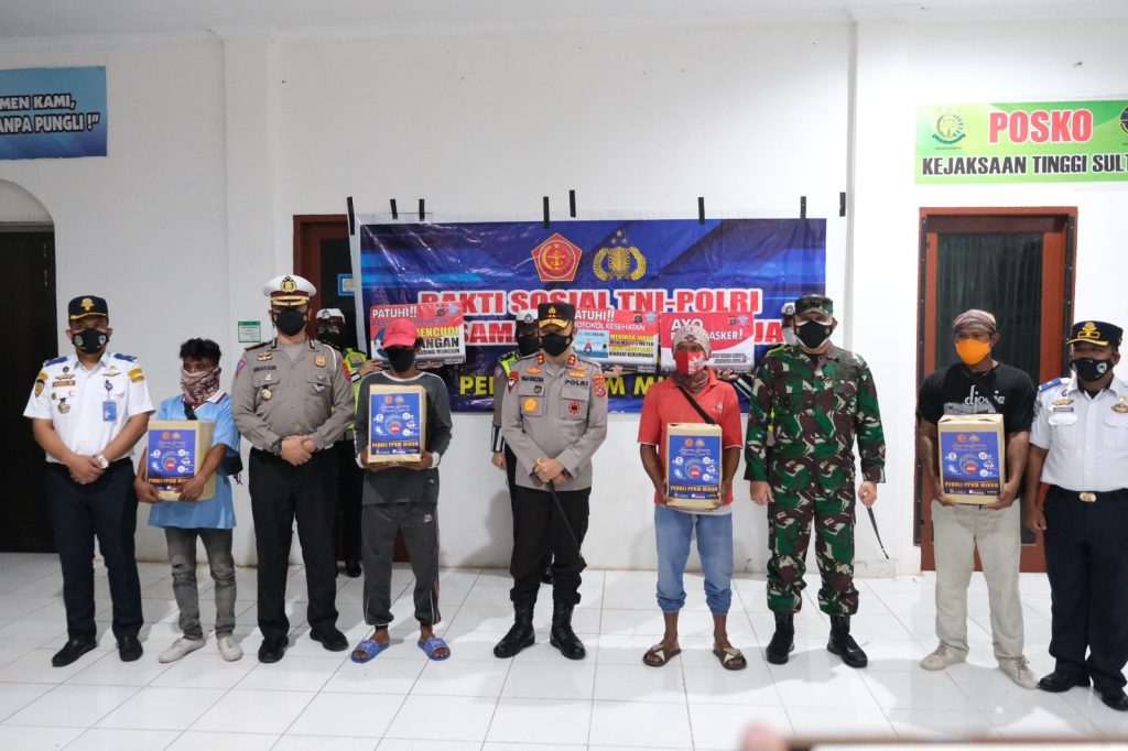 Bakti Sosial TNI-Polri, Sasar Buruh Pelabuhan dan Pemukiman Nelayan