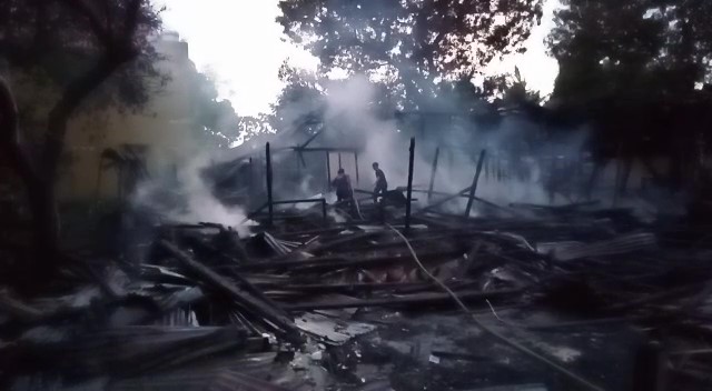 Dua Rumah Dinas Di Kota Baubau Ludes Dilalap Api