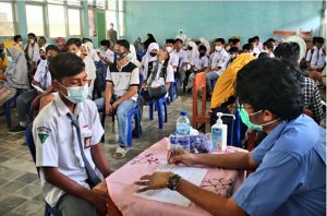 PTM Mulai Digelar, Ratusan Pelajar di Buton Ikut Vaksinasi di Gerai Vaksin Polres