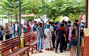Pemerintah Desa Gaya Baru Digugat, Ratusan Warga Lakaliba Berikan Dukungan Untuk Kades