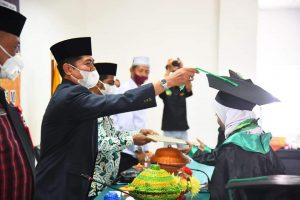 Bupati Buton Wisuda 108 Santri TPA Binaan Depag
