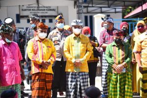 Bupati Buton Hadiri Pesta Adat Masyarakat Kamaru