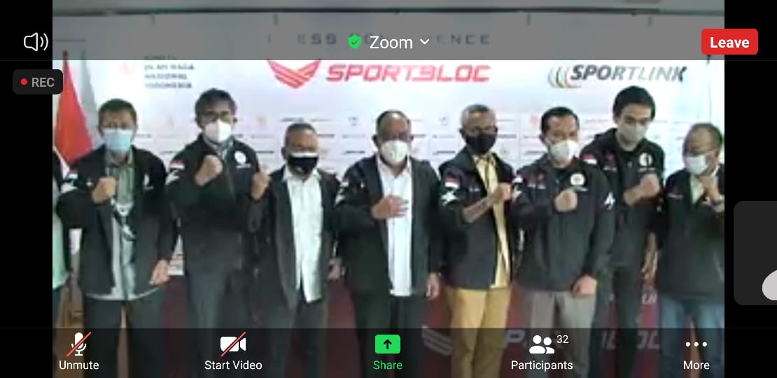 KETUM PWI Pusat Atal S Depari Terima Penghargaan Anugerah Olahraga