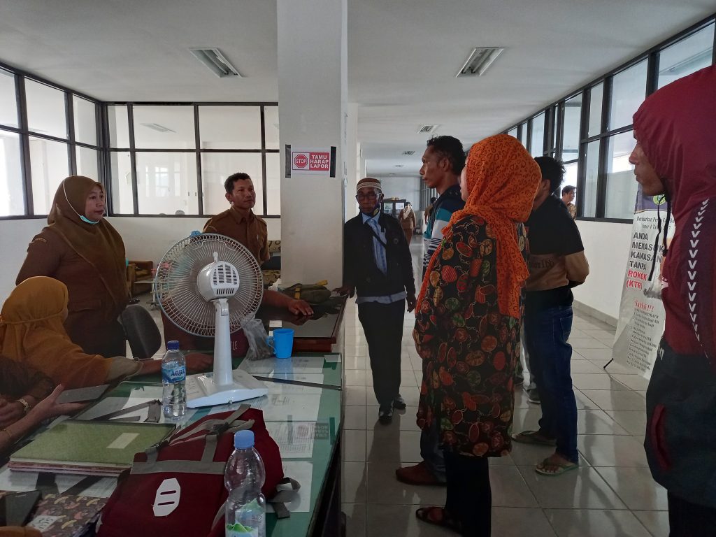 Blt Belum Dibayarkan, Warga laporkan Kades Ambuau Togo ke Inspektorat