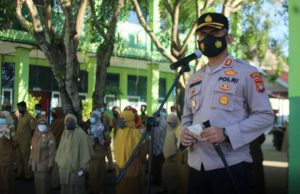 Jadi Pembina Upacara di SMAN 1 Pasarwajo,Ini Pesan Kapolres Buton