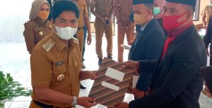 Lantik Kepsek, Bupati La Bakry Tekankan Soal Mutu Pendidikan