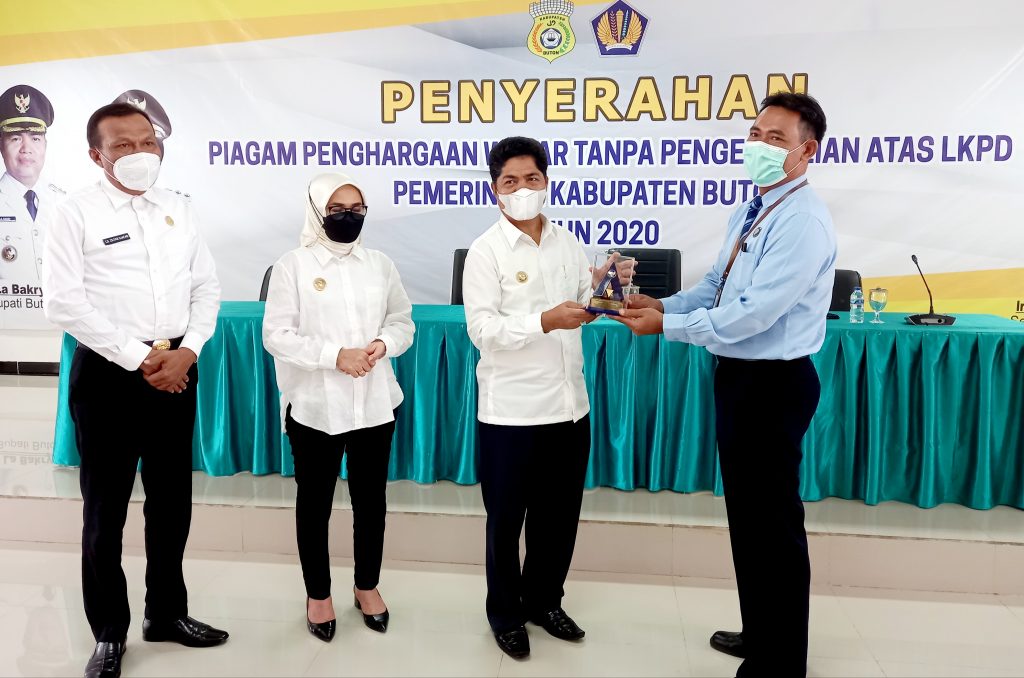 Pemkab Buton Terima Penghargaan dan Plakat dari Kementrian Keuangan RI