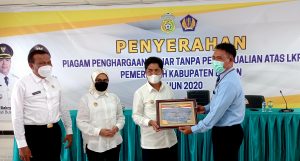 Pemkab Buton Terima Penghargaan dan Plakat dari Kementrian Keuangan RI