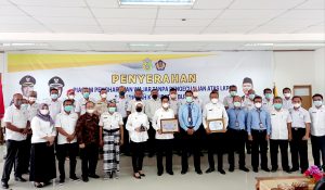 Pemkab Buton Terima Penghargaan dan Plakat dari Kementrian Keuangan RI