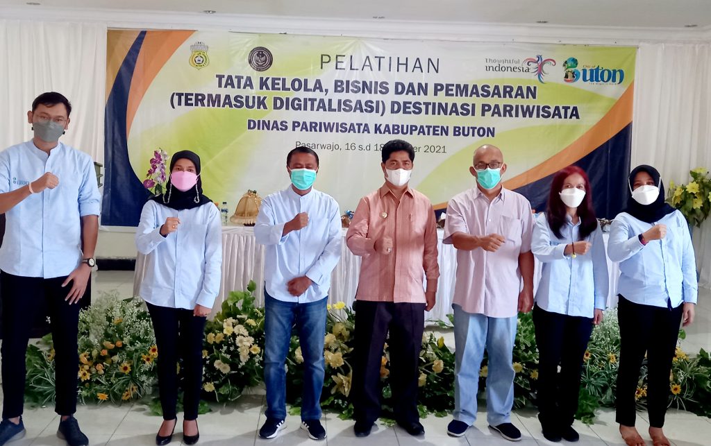 Bupati Buton Buka Pelatihan Tata Kelola Bisnis dan Pemasaran Destinasi Pariwisata di Buton
