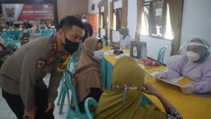 Alumni AKABRI 1999 Gelar Vaksinasi Massal,  Kapolres Baubau : Target Minimal 1999 Dosis