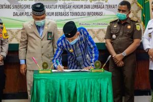 Wali Kota Baubau Teken MoU Aplikasi e-Pandu