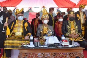 Kado HUT Kota Baubau, Pemkot Peroleh Plakat Penghargaan Menkeu