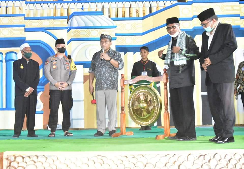 Wawali Baubau Ajak Para Santri Persiapkan Diri Hadapi Bonus Demografi