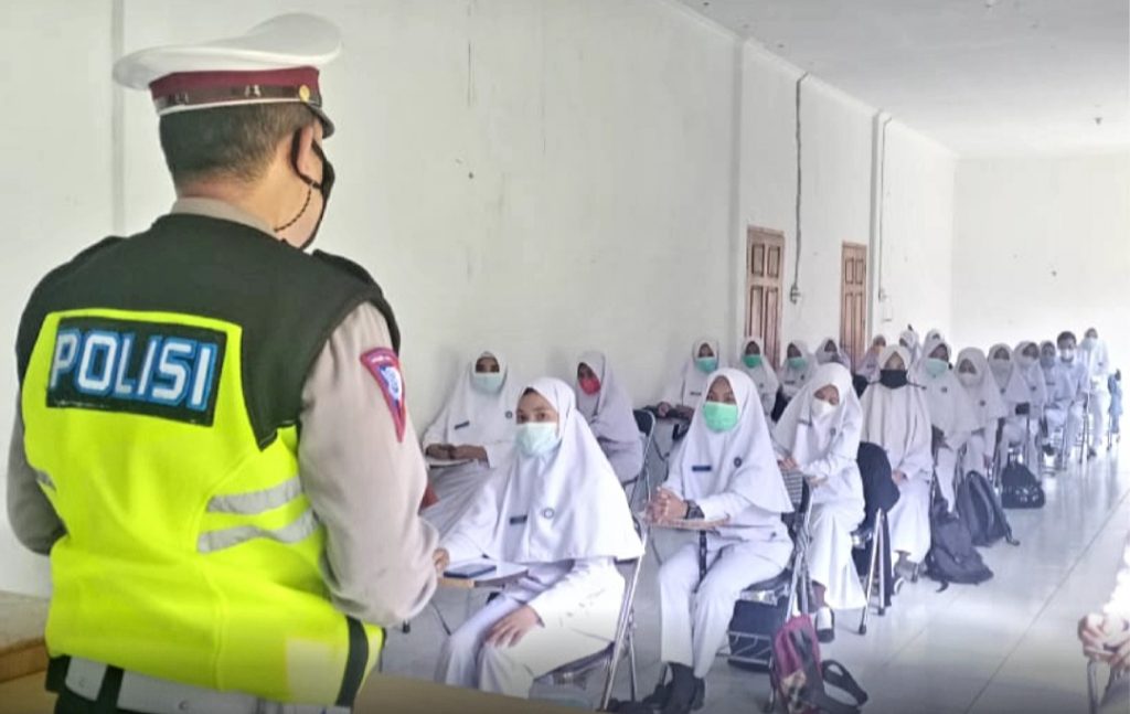 Ops Zebra 2021, Sat Lantas Polres Buton Sosialisasikan Prokes dan Tertib Berlalulintas