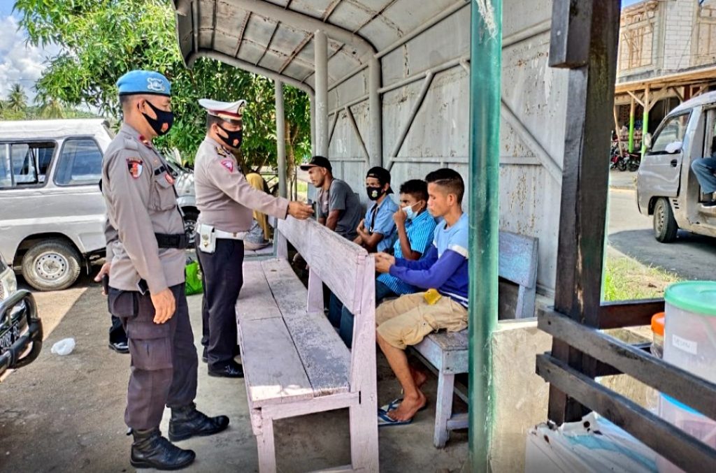 Operasi Zebra 2021, Satlantas Polres Buton Bagi-Bagi Masker