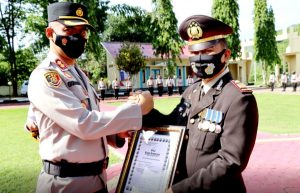 Kapolres Pimpin Upacara Wisuda Purnabakti Lima Personil Polres Buton