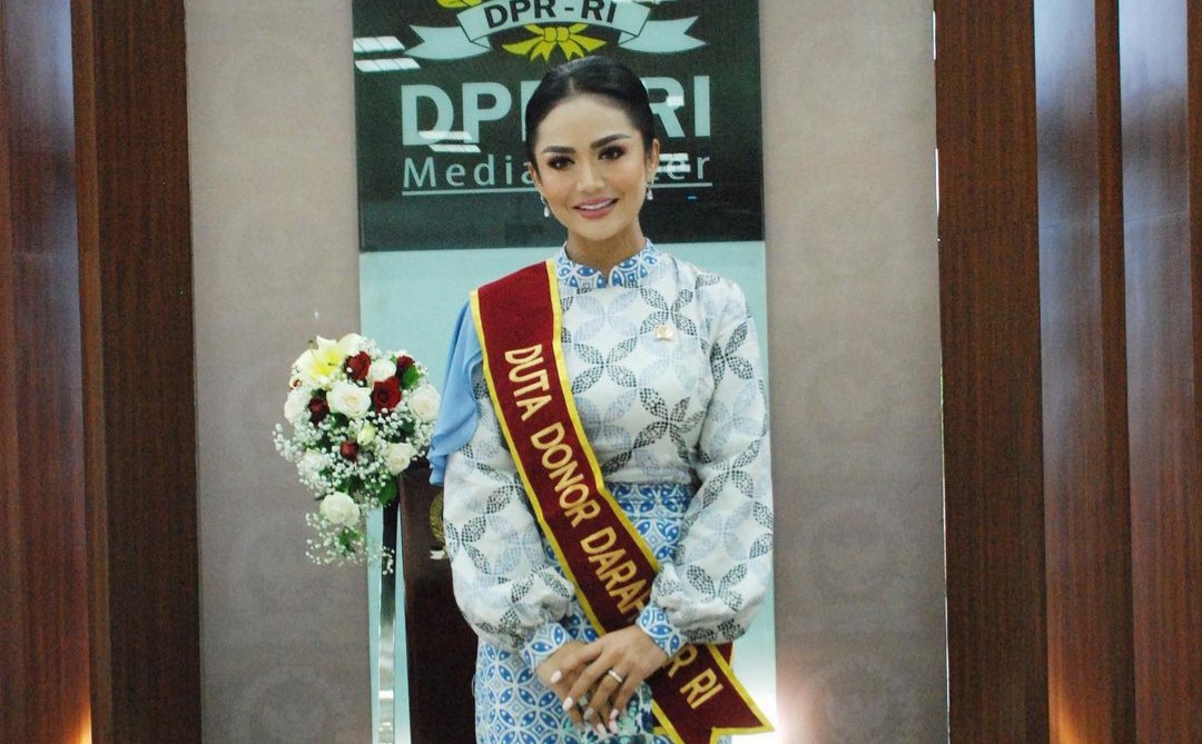 Krisdayanti Dinobatkan Menjadi Duta Donor Darah di DPR