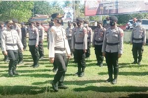 Kapolres Buton Pimpin Apel Pergeseran Pasukan Pengamanan Pilkades Busel