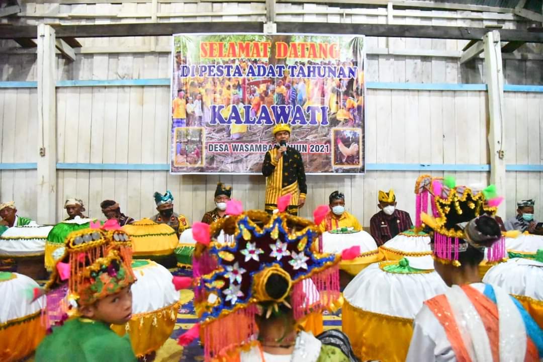 Bupati Hadiri Pesta Adat Masyarakat Adat Wasuamba Sukana Eo dan Matana Eo
