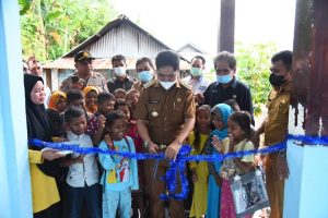 Bupati Buton Resmikan Ruang Pintar Sikola Pesisir Desa Sampuabalo