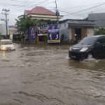 Hujan Deras dan Drainase Buruk, Air Genangi Jalan di Ibukota Baubau