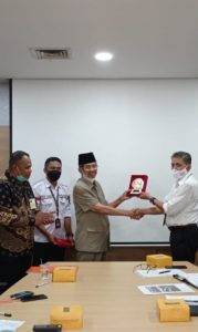 Pemkot dan DPRD Baubau menerima penyerahan pemanfaatan pasar rakyat Wameo dari Kemendag