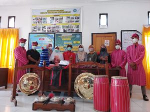 Sanggar Seni Budaya Baruga Kelurahan Kambula-Bulana Keciprat Bantuan Kemensos