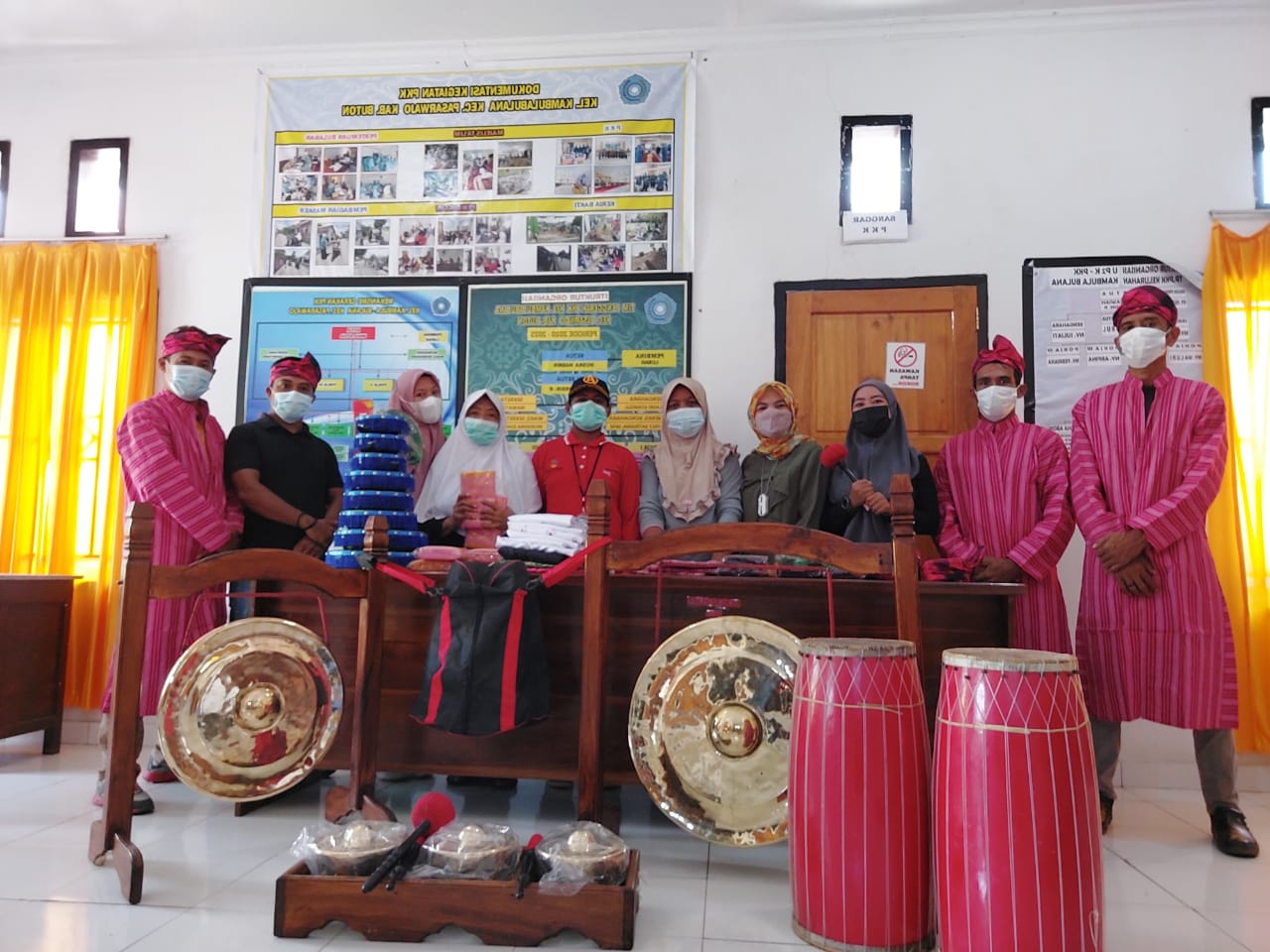 Sanggar Seni Budaya Baruga Kelurahan Kambula-Bulana Keciprat Bantuan Kemensos