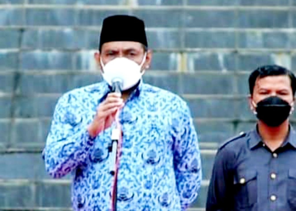 La Ode Ahmad Monianse Himbau Foto H. AS. Tamrin Tetap Dipasang di Perkantoran