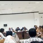 Ratusan Guru di Buton Protes Pemotongan Dana Sertifikasi